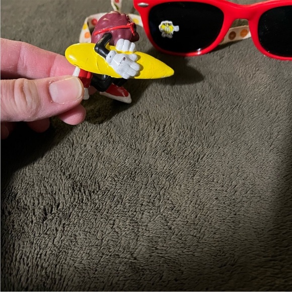 How to Train your dragon  keychain, M&M glasses, California raisin, mini narwhal - Picture 11 of 13